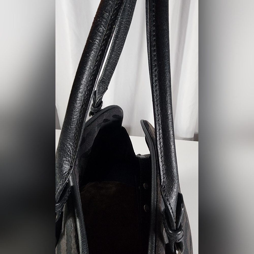 Fendi Nylon & leather black on black shoulder tote. Minor signs of use. - Picture 6 of 16